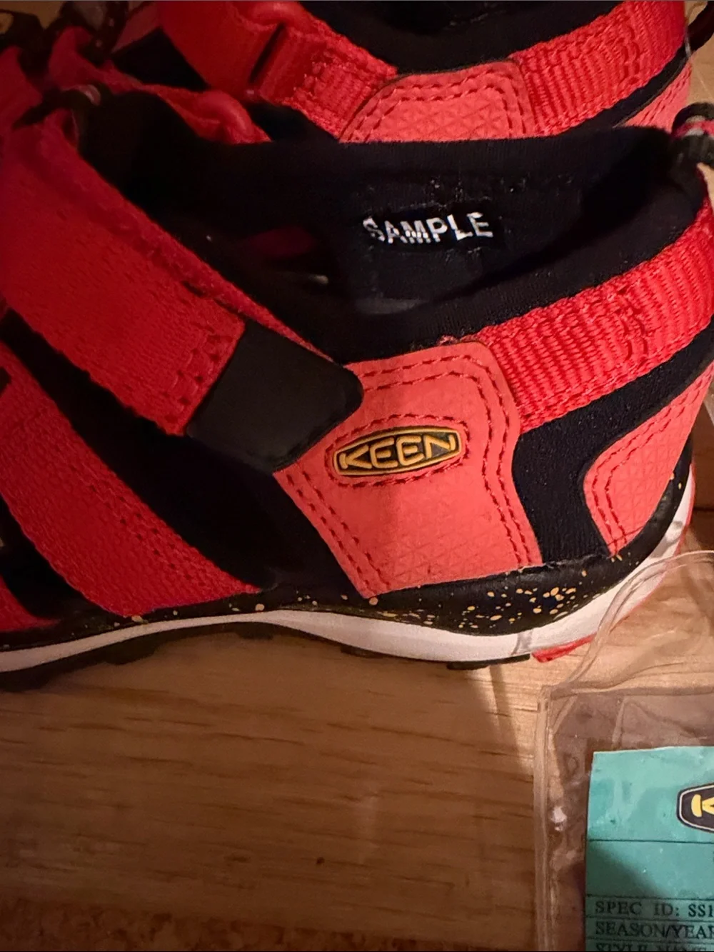 KEEN kids Newport H2 Water Friendly Sandal - SAMPLE PAIR